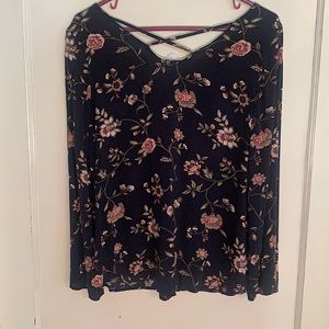 Women’s shirt size small. Navy with flower pattern
